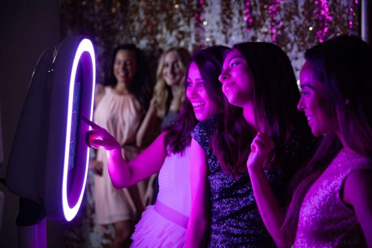 Oval White Photo Booth